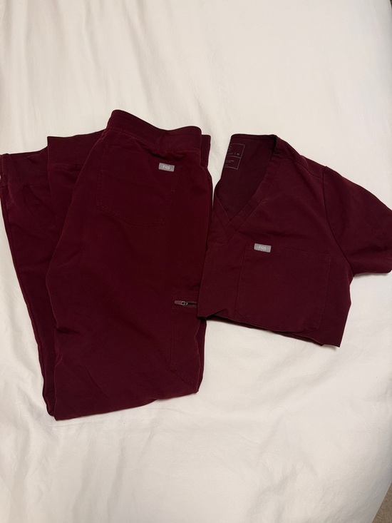 Figs Other - Figs Burgundy Scrub Set - Catarina one pocket Top & Zamora Pants
